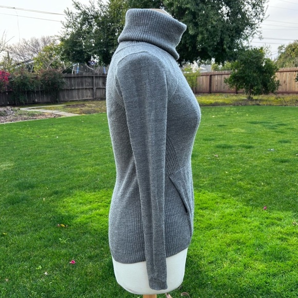 Lululemon Sweat And Savasana Sweater | Merino Wool Grey | Size 4 - Picture 8 of 16